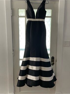Mac Duggal Black 90s Y2K Prom Gown with White Band Accents